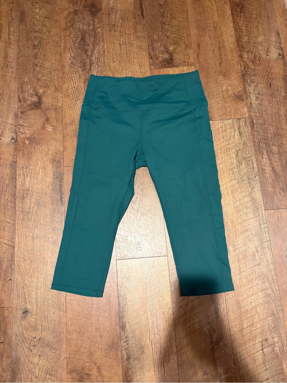 Women’s High-Waist Capri Leggings in Teal